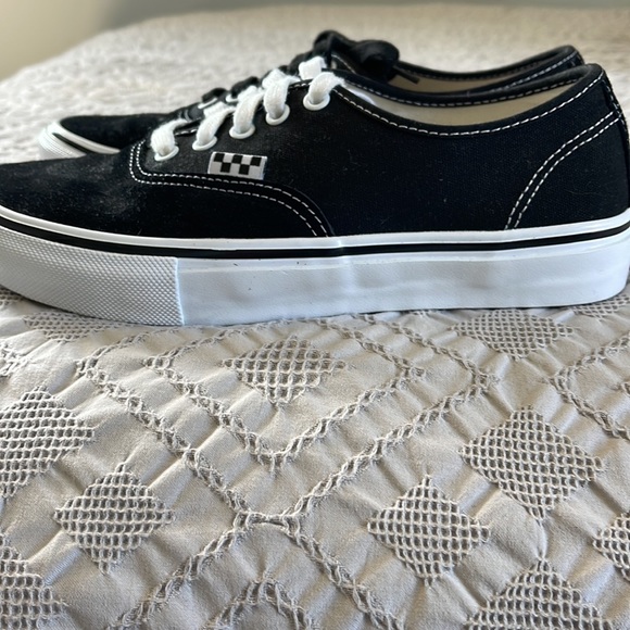 Black and white vans skate authentic size:8.5 - Picture 9 of 9